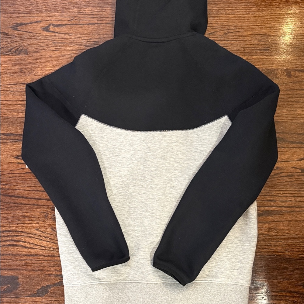 Nike Tech full zip - image 3